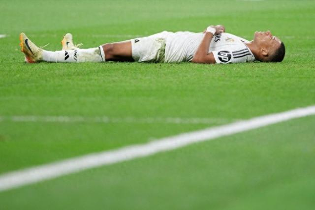 记者：郑智有望接替邵佳一执教青岛西海岸