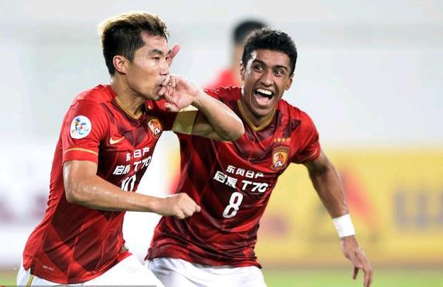 记者：赫伊森等5名后卫缺席皇马训练，阿森西奥遭遇病毒感染