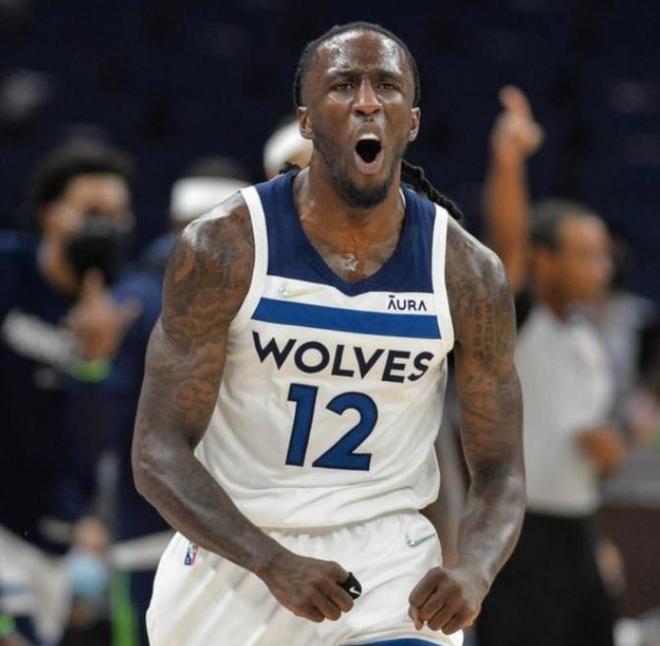 无缘升级向球迷跪拜道歉，水原三星主帅卞成焕赛后主动辞职（无缘升级后向球迷下跪致歉，水原三星主帅卞成焕赛后请辞）