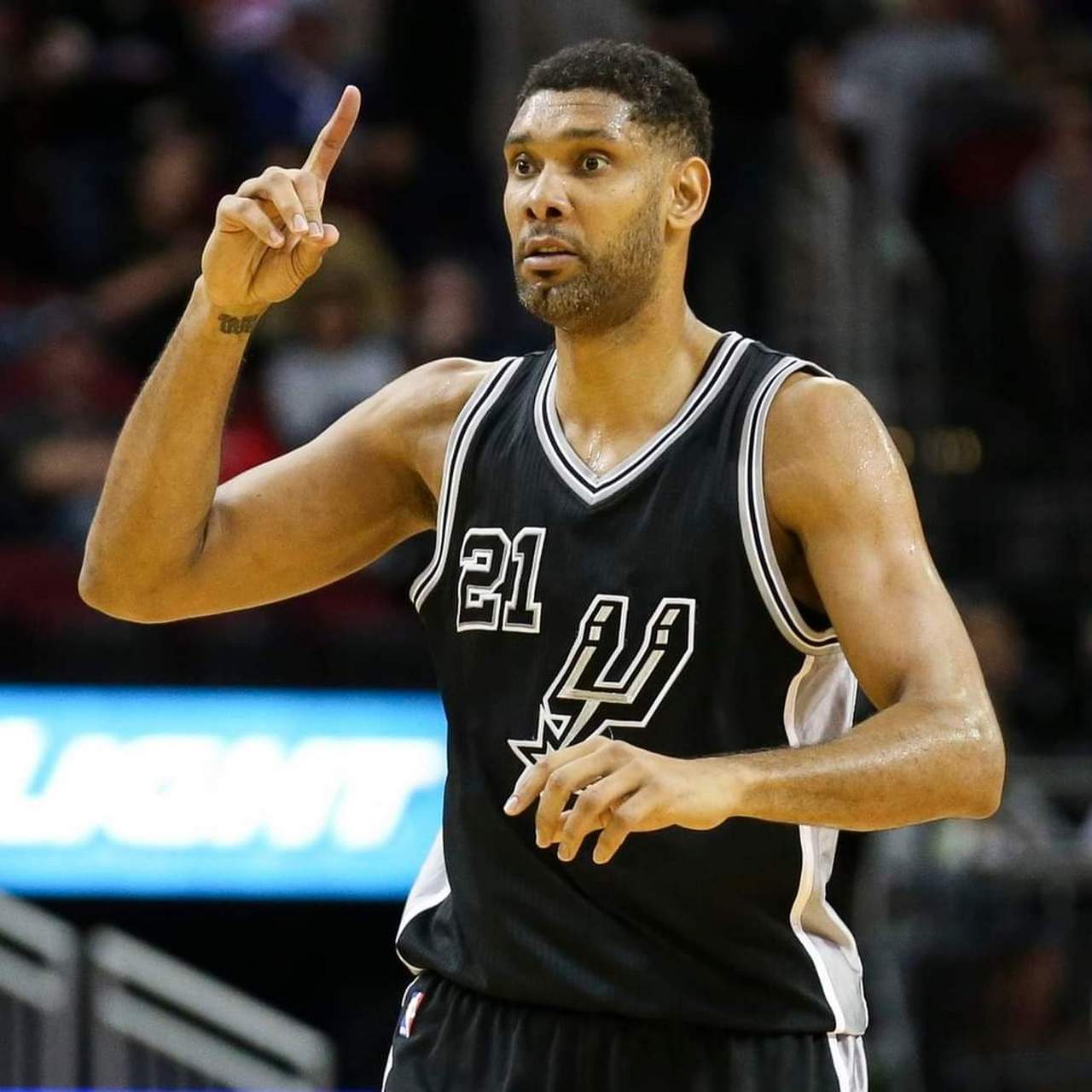 世预赛英格兰队内创造机会前10：赖斯第1、拉什福德、贝林第2（英格兰世预赛队内机会创造前十：赖斯居首，拉什福德与贝林并列第二）