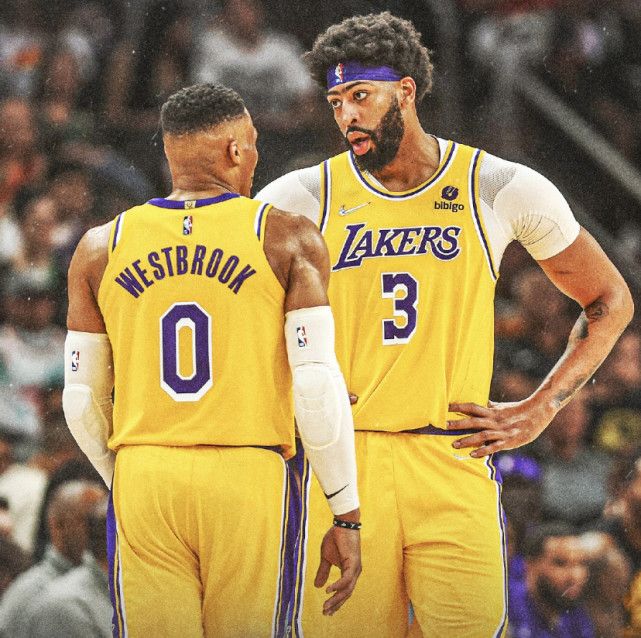 NBA：勇士主场险胜小牛（勇士主场惊险击败小牛）