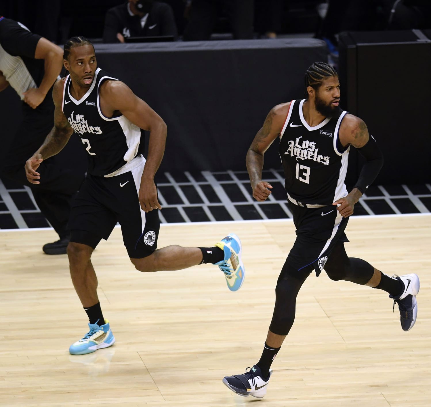 利物浦新援表现抢眼（利物浦新援发挥出色）