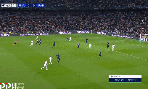 皇马对塞维利亚裁判确定，上赛季未罚下飞铲姆巴佩球员惹争议（皇马战塞维利亚主裁确定：曾因上季未将飞铲姆巴佩者罚下而引争议）